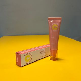 제주인디 카멜리아 블러썸 선크림 — 5점을 준 리뷰어가 2023년 9월 올린 사용 사진