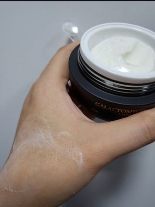 오투에니원 갈락토미세스 비타민 C 프리미엄 블랙스완 크림 50g — 5점을 준 리뷰어가 2024년 10월 올린 사용 사진