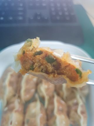 삼양냉동 [삼양] 얇은피불닭왕교자+얇은피까르보불닭왕교자 총4팩 — 5점을 준 리뷰어가 2021년 2월 올린 사용 사진