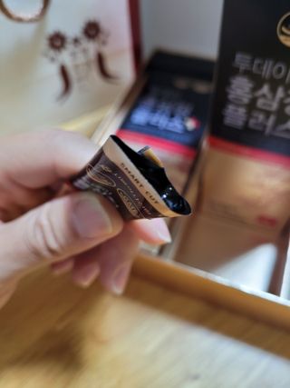 서울약사신협_투데이홍삼정플러스스틱_10g x 30포 — 4.5점을 준 리뷰어가 2021년 6월 올린 사용 사진