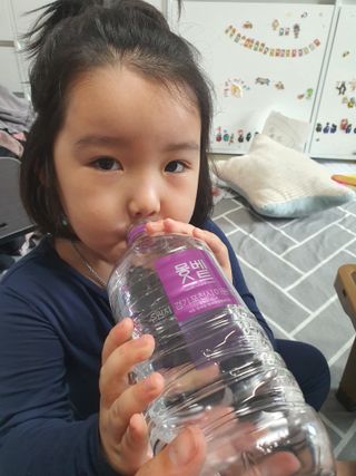 몽베스트 MONTBEST 1L 12입 — 5점을 준 리뷰어가 2022년 2월 올린 사용 사진