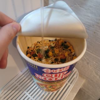 NISSIN 닛신 컵누들  4종 - 씨푸드오리지날, 씨푸드 스파이시, 씨푸드 커리, 씨푸드 XO소스 — 5점을 준 리뷰어가 2022년 11월 올린 사용 사진