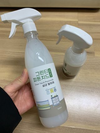 [엠메이데이] 그린티 피톤치드 감쪽같이 500ml + 손소독액 50ml — 5점을 준 리뷰어가 2021년 12월 올린 사용 사진
