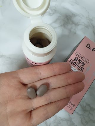 닥터피엔티 [Dr.PNT] 하루 2알로 건강한 다이어트! 한겨울에도 체지방만 쏙~ 슬림핏 다이어트 — 4점을 준 리뷰어가 2023년 3월 올린 사용 사진