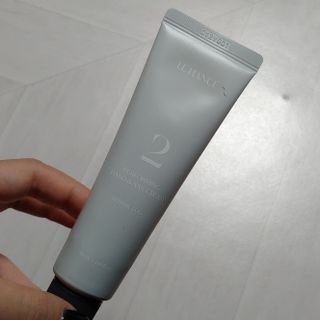 르핸스 퍼포밍 2 핸드&네일 비반트포렛/베티버포그 — 5점을 준 리뷰어가 2022년 12월 올린 사용 사진
