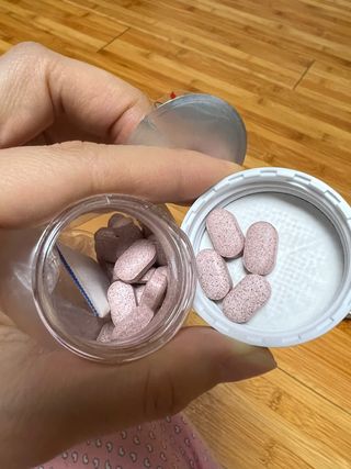 트루헬퍼 콜레스테롤 특급 낮추는 개선 영양제 1박스 2개월 — 4.5점을 준 리뷰어가 2023년 1월 올린 사용 사진