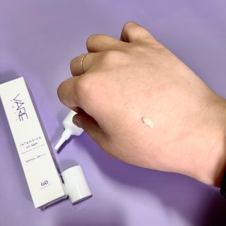 바르셀 톤업선크림 미백 메이크업베이스 CC크림 인텐시브 씨씨 젠 30ml — 4점을 준 리뷰어가 2021년 11월 올린 사용 사진
