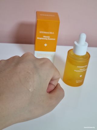 체르엠 스템앤셀 비타민 브라이트닝 에센스 30ml 1개 — 5점을 준 리뷰어가 2021년 8월 올린 사용 사진