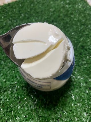 매일바이오 그릭요거트 오리지널 플레인 4개, 로스터리 커피믹스 4개 — 4.5점을 준 리뷰어가 2021년 12월 올린 사용 사진