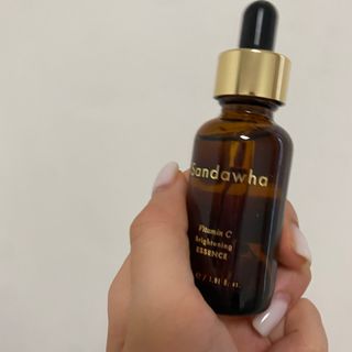 스킨큐어 산다화 비타민c 화이트닝 에센스 30ml — 4.5점을 준 리뷰어가 2023년 7월 올린 사용 사진