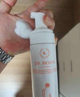 MF프리 [닥터문] 유산균 락토케어 질경초 여성청결제 200ml (폼타입) — 5점을 준 리뷰어가 2022년 6월 올린 사용 사진