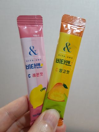 비타앤C 레몬맛, 망고맛 — 5점을 준 리뷰어가 2021년 6월 올린 사용 사진