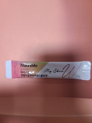 뉴트리미 마이스킨W 센텔라글루타치온C콜라겐 28포 — 5점을 준 리뷰어가 2023년 5월 올린 사용 사진