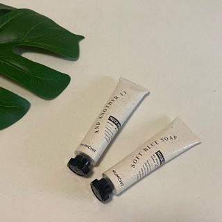 멈칫(MUMCHIT) 넥퍼퓸 NECKPERFUME 2가지 향 — 4.5점을 준 리뷰어가 2021년 11월 올린 사용 사진