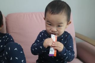 베거스코리아 [콜리케어] 키즈 홍삼콜리 딸기맛 14포 — 3.5점을 준 리뷰어가 2021년 5월 올린 사용 사진