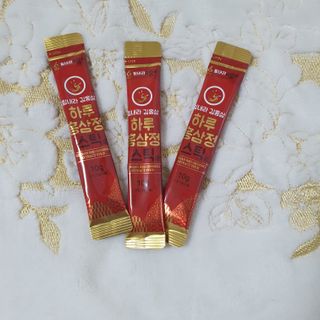 힘내라김홍삼 하루홍삼정스틱 10g x 10포 — 5점을 준 리뷰어가 2021년 3월 올린 사용 사진