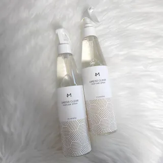 [엠메이데이] 드레스클리어 퍼퓸 스프레이 300ml 프리지아 가든향+프리지아 파출리향 — 5점을 준 리뷰어가 2022년 1월 올린 사용 사진