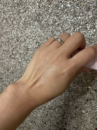 러브모아 향수 고체향수 승무원 고체향수 바르는 향수 니치향수 도손 우드세이지 앤 씨솔트 — 5점을 준 리뷰어가 2022년 12월 올린 사용 사진
