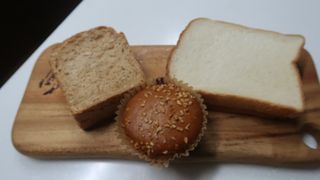 롯데제과 Vbread 포카치아식빵1개 + 미니식빵 1개 + 머핀 2개 세트 — 3.5점을 준 리뷰어가 2021년 9월 올린 사용 사진