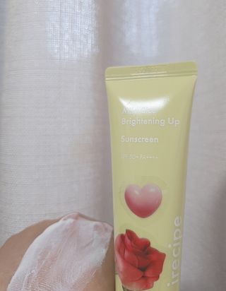 아이레시피 마일드시카 브라이트닝 업 선스크린 SPF50+ PA++++ — 5점을 준 리뷰어가 2023년 6월 올린 사용 사진