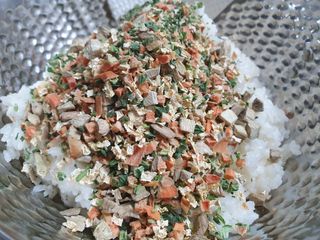 해풀잎 누구나 김밥*1ea [(혼합야채 35g *1ea,  김밥김 (5g, 5ea),  양념간장 (6g, 5ea), 참기름(5g, 2ea)] — 4점을 준 리뷰어가 2022년 7월 올린 사용 사진