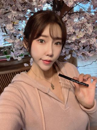 씨스터앤 퍼펙트 엣지 브러쉬 펜 라이너 2종 택 1 — 5점을 준 리뷰어가 2022년 1월 올린 사용 사진