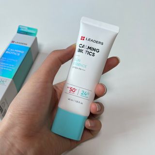 리더스코스메틱 리더스 카밍 바이오틱스 선 에센스 SPF 50+ PA++++ — 4점을 준 리뷰어가 2022년 5월 올린 사용 사진