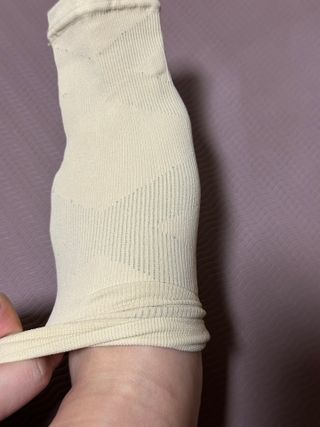 주식회사 땡스마이파트너 [구매평] 땡스마이레그 의료용 종아리압박밴드 다리붓기 혈액순환 압박스타킹 — 5점을 준 리뷰어가 2025년 3월 올린 사용 사진