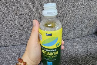 더그레잇티 콤부차 [매일유업] 더그레잇티 44kcal 콤부차 300ml *12개입 (오리지널 6개+베리리치 6개) — 5점을 준 리뷰어가 2023년 7월 올린 사용 사진