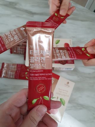 자연에온 가득담은 몽모랑시 타트체리 콜라겐 젤리스틱 — 5점을 준 리뷰어가 2020년 12월 올린 사용 사진