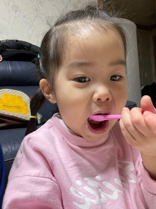 매일바이오 그릭요거트 오리지널 플레인 4개, 로스터리 커피믹스 4개 — 4점을 준 리뷰어가 2021년 12월 올린 사용 사진