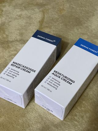 더마포레스트 마데카소사이드 리페어 크림,  모이스처라이징 아쿠아크림 — 5점을 준 리뷰어가 2021년 8월 올린 사용 사진