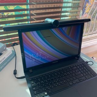 TOMO GRAPHY 나 있을땐 환한 조명 나 없을땐 확실한 살균 ★ DESK LIGHT & STERILIZER [ON] ★ — 4점을 준 리뷰어가 2021년 11월 올린 사용 사진