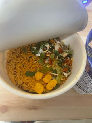 NISSIN 닛신 컵누들  4종 - 씨푸드오리지날, 씨푸드 스파이시, 씨푸드 커리, 씨푸드 XO소스 — 5점을 준 리뷰어가 2022년 2월 올린 사용 사진