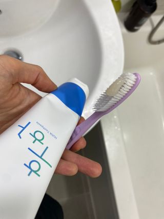 [심폐소생소] 무불소 임산부 천연 치약 — 5점을 준 리뷰어가 2021년 12월 올린 사용 사진