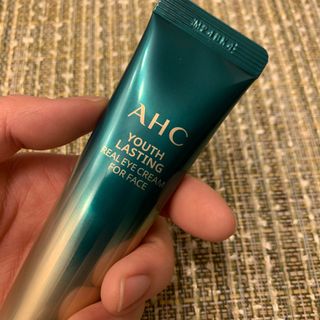 [NEW 탄력유턴 아이크림] AHC 유스 래스팅 리얼 아이크림 포 페이스 — 4.5점을 준 리뷰어가 2021년 3월 올린 사용 사진