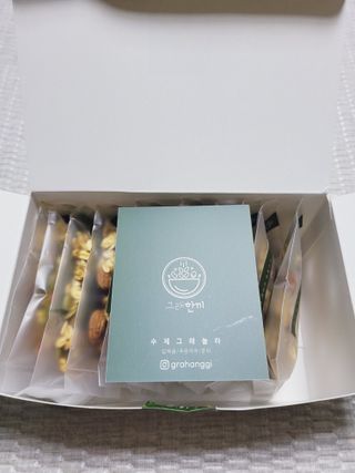 [그래한끼] 무설탕/저당 시리얼타입 수제그래놀라 (40gX10개) — 4점을 준 리뷰어가 2022년 6월 올린 사용 사진