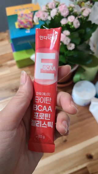 [인디닥터] 타이탄 BCAA 프로틴 젤리스틱 — 5점을 준 리뷰어가 2022년 4월 올린 사용 사진