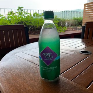 몽베스트 Montbest with Sparkling water Plain 20병 — 5점을 준 리뷰어가 2022년 7월 올린 사용 사진