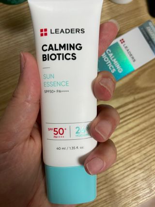 리더스코스메틱 리더스 카밍 바이오틱스 선 에센스 SPF 50+ PA++++ — 5점을 준 리뷰어가 2022년 6월 올린 사용 사진