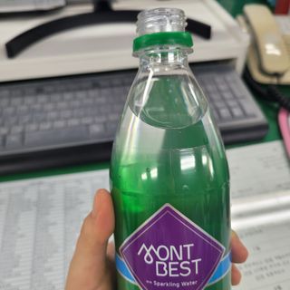 몽베스트 Montbest with Sparkling water Plain 20병 — 4.5점을 준 리뷰어가 2022년 8월 올린 사용 사진