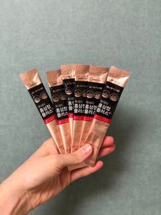 서울약사신협_투데이홍삼정플러스스틱_10g x 30포 — 4.5점을 준 리뷰어가 2021년 2월 올린 사용 사진