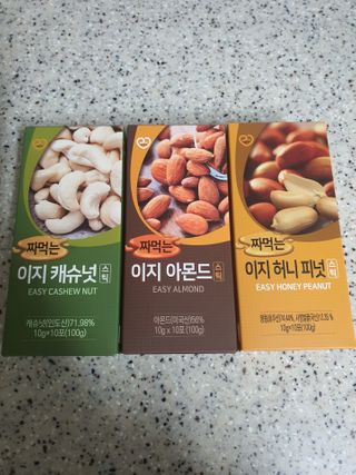 짜먹는 이지견과 짜먹는 이지아몬드, 짜먹는 이지허니피넛, 짜먹는 이지캐슈넛 각 10g X  10포 — 5점을 준 리뷰어가 2021년 2월 올린 사용 사진