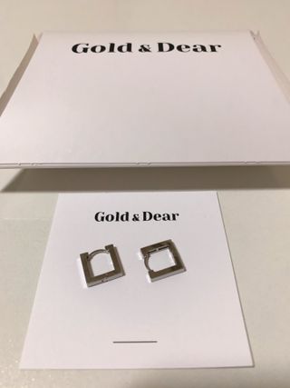 [골드앤디어] 14K 사각 네모 원터치 귀걸이_3color — 5점을 준 리뷰어가 2021년 5월 올린 사용 사진