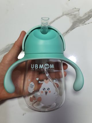유비맘 트라이탄 코니빨대컵_컬러 랜덤 발송 — 5점을 준 리뷰어가 2021년 1월 올린 사용 사진