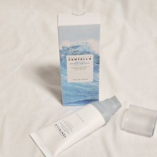 MF[스킨1004] 마다가스카르 센텔라 히알루-시카 워터핏 선세럼 50ml — 5점을 준 리뷰어가 2024년 5월 올린 사용 사진