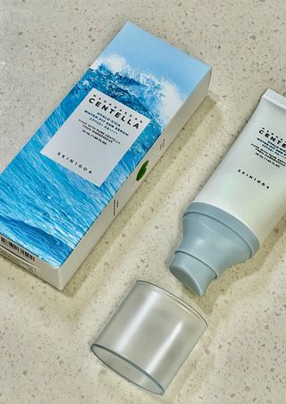 [스킨1004] 마다가스카르 센텔라 히알루-시카 워터핏 선세럼 50ml — 4.5점을 준 리뷰어가 2024년 5월 올린 사용 사진