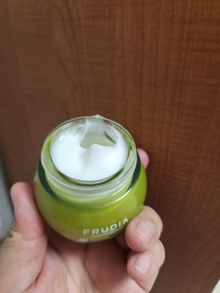 [후르디아] 민감피부 수분크림 비건 아보카도 크림 — 5점을 준 리뷰어가 2022년 8월 올린 사용 사진