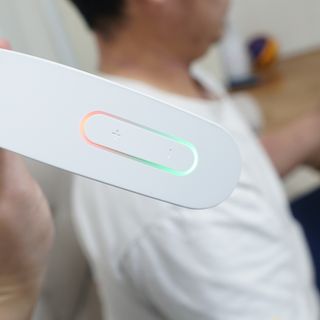 멜리언스 목 마사지기 — 4점을 준 리뷰어가 2022년 2월 올린 사용 사진