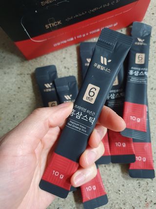 [푸름웰니스] 프리미엄 6년근 홍삼스틱 3mg x 100포 — 4.5점을 준 리뷰어가 2022년 3월 올린 사용 사진